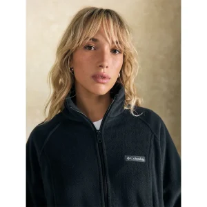 Areena Design <p>Columbia Fleece Jacket delivers soft warm layering, comfortable all-day wear, and versatile outfit styling.</p> Columbia Fleece Jacket <p>Columbia Fleece Jacket delivers soft warm layering, comfortable all-day wear, and versatile outfit styling.</p>