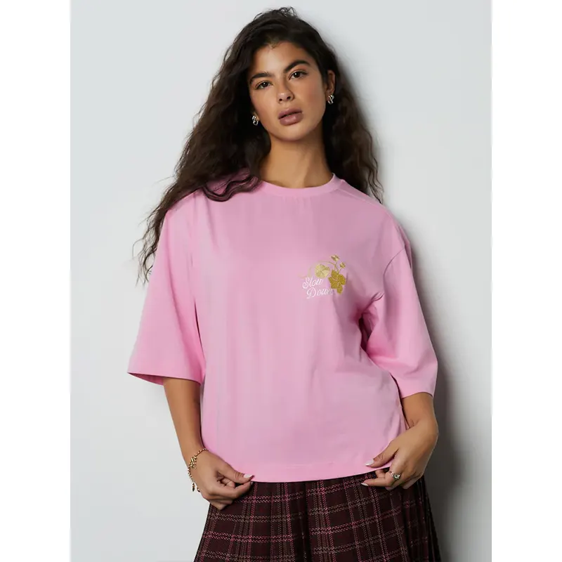 Floral Graphic Tee Floral Graphic Tee <p>Floral Graphic Tee delivers easy everyday style, comfortable all-day wear, and versatile outfit styling.</p>