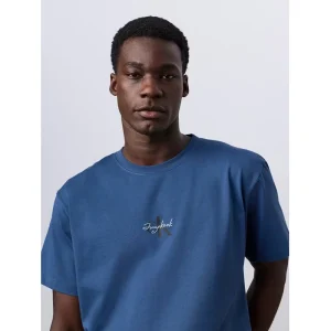 Areena Design <p>Jung Kook for Calvin Klein Monologo Dark Denim T-Shirt delivers pop-culture appeal, comfortable wear, and statement styling for everyday outfits.</p> Jung Kook for Calvin Klein Monologo Dark Denim T-Shirt <p>Jung Kook for Calvin Klein Monologo Dark Denim T-Shirt delivers pop-culture appeal, comfortable wear, and statement styling for everyday outfits.</p>