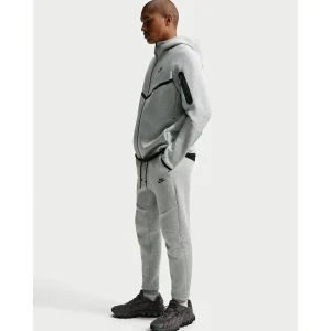 Areena Design <p>Nike Tech Fleece Tracksuit delivers modern streetwear appeal, comfortable wear, and versatile everyday styling for everyday outfits.</p> Nike Tech Fleece Tracksuit <p>Nike Tech Fleece Tracksuit delivers modern streetwear appeal, comfortable wear, and versatile everyday styling for everyday outfits.</p>