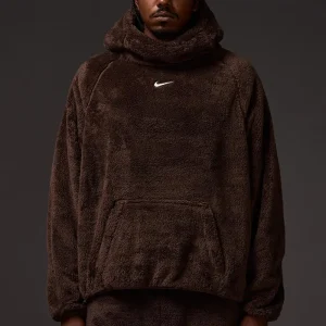Areena Design <p>Nike x NOCTA Chalet Polar Mens Top delivers graphic streetwear character with collaboration-inspired branding, easy graphic styling, making it a standout choice for casual outfits and everyday rotation.</p> Nike x NOCTA Chalet Polar Mens Top <p>Nike x NOCTA Chalet Polar Mens Top delivers graphic streetwear character with collaboration-inspired branding, easy graphic styling, making it a standout choice for casual outfits and everyday rotation.</p>
