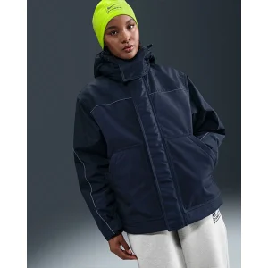Areena Design <p>Nike x Stüssy Navy Utility Hooded Jacket delivers statement outerwear style with collaboration-inspired branding, layered outerwear function, making it a standout choice for cold-weather outfits and everyday rotation.</p> Nike x Stüssy Navy Utility Hooded Jacket <p>Nike x Stüssy Navy Utility Hooded Jacket delivers statement outerwear style with collaboration-inspired branding, layered outerwear function, making it a standout choice for cold-weather outfits and everyday rotation.</p>