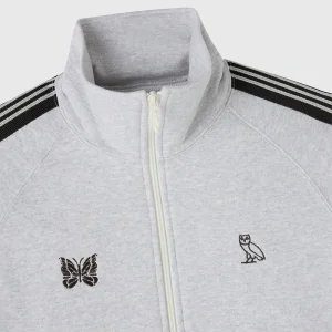 Areena Design <p>OVO x NEEDLES Full-Zip Track Jacket delivers premium outerwear comfort, versatile layering, and standout fashion appeal.</p> OVO x NEEDLES Full-Zip Track Jacket <p>OVO x NEEDLES Full-Zip Track Jacket delivers premium outerwear comfort, versatile layering, and standout fashion appeal.</p>