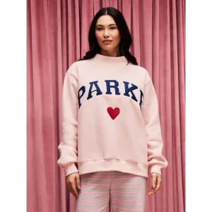 Areena Design <p>Parke Heart Varsity Mockneck Sweatshirt delivers graphic streetwear character with easy graphic styling, making it a standout choice for casual outfits and everyday rotation.</p> Parke Heart Varsity Mockneck Sweatshirt <p>Parke Heart Varsity Mockneck Sweatshirt delivers graphic streetwear character with easy graphic styling, making it a standout choice for casual outfits and everyday rotation.</p>