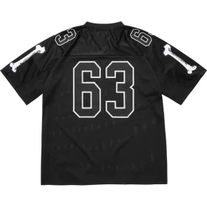 Areena Design <p>Supreme Bones Football Jersey delivers sport-inspired appeal with athletic fanwear look, making it a standout choice for game-day outfits and everyday rotation.</p> Supreme Bones Football Jersey <p>Supreme Bones Football Jersey delivers sport-inspired appeal with athletic fanwear look, making it a standout choice for game-day outfits and everyday rotation.</p>