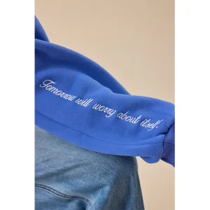 Areena Design <p>1800 Dont Worry Sweatshirt brings a clean casual look with easy everyday styling, comfortable layering, and versatile outfit appeal for streetwear, travel, gifting, or relaxed wear.</p> 1800 Dont Worry Sweatshirt <p>1800 Dont Worry Sweatshirt brings a clean casual look with easy everyday styling, comfortable layering, and versatile outfit appeal for streetwear, travel, gifting, or relaxed wear.</p>