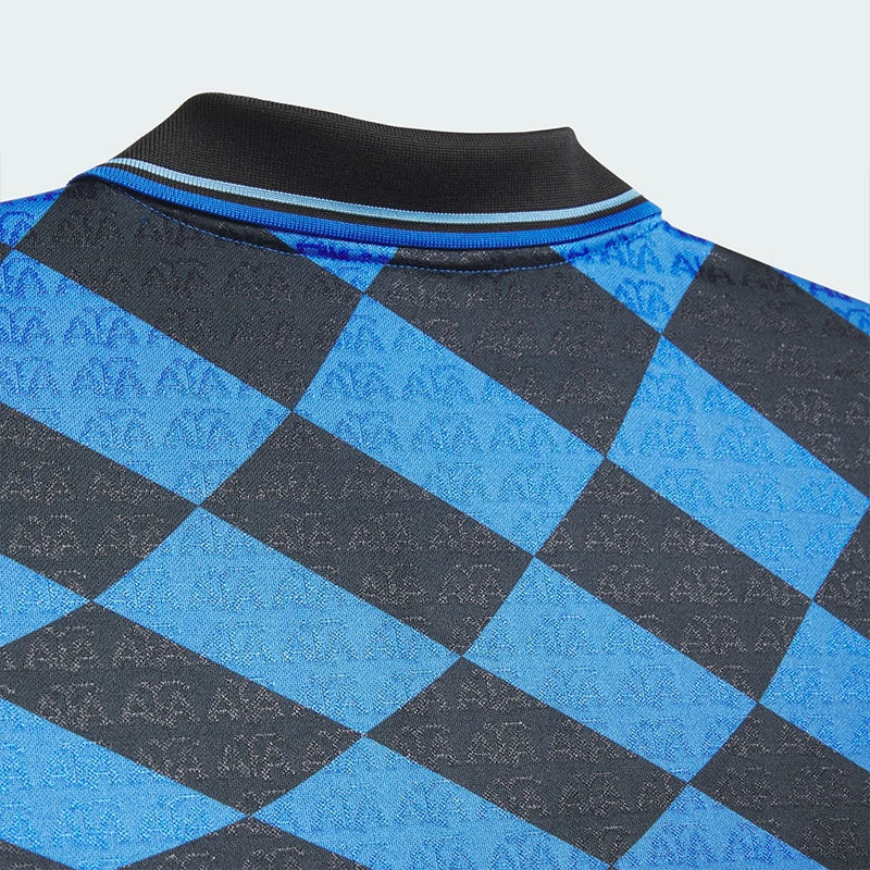 Adidas Argentina x Thrasher Jersey Adidas Argentina x Thrasher Jersey <p><strong>Adidas Argentina x Thrasher Jersey</strong> brings football-inspired style into match days, casual outfits, travel and gifting. Pair it with shorts, denim, cargos, track pants or a light overshirt for an easy supporter look.</p>