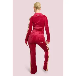 Areena Design <p>Body By Raven Tracksuit delivers a coordinated casual look with easy streetwear styling, relaxed comfort, and versatile outfit appeal for travel, lounge days, or everyday wear.</p> Body By Raven Tracksuit <p>Body By Raven Tracksuit delivers a coordinated casual look with easy streetwear styling, relaxed comfort, and versatile outfit appeal for travel, lounge days, or everyday wear.</p>