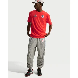 Areena Design <p>England x Palace Tracksuit Bottoms brings a comfortable casual-wear look with relaxed styling and everyday comfort. Use it for travel, lounging, streetwear outfits, training-inspired sets, and daily errands.</p> England x Palace Tracksuit Bottoms <p>England x Palace Tracksuit Bottoms brings a comfortable casual-wear look with relaxed styling and everyday comfort. Use it for travel, lounging, streetwear outfits, training-inspired sets, and daily errands.</p>
