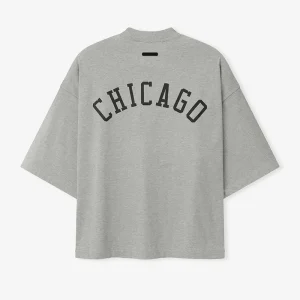 Areena Design <p>Essentials White Sox Merch Tee delivers graphic fan style with easy everyday wearability, inspired by Chicago White Sox-inspired baseball heritage. A versatile merch tee for match days, streetwear looks, travel and everyday casual wear.</p> Essentials White Sox Merch Tee <p>Essentials White Sox Merch Tee delivers graphic fan style with easy everyday wearability, inspired by Chicago White Sox-inspired baseball heritage. A versatile merch tee for match days, streetwear looks, travel and everyday casual wear.</p>