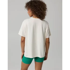 Areena Design <p>FWC26 OFFLINE By Aerie Brazil Let's Stretch Oversized T-Shirt delivers graphic fan style with easy everyday wearability, inspired by Brazil winners-capsule football heritage and FIFA World Cup 2026 fan culture. A versatile t-shirt for match days, streetwear looks, travel and everyday casual wear.</p> FWC26 OFFLINE By Aerie Brazil Let's Stretch Oversized T-Shirt <p>FWC26 OFFLINE By Aerie Brazil Let's Stretch Oversized T-Shirt delivers graphic fan style with easy everyday wearability, inspired by Brazil winners-capsule football heritage and FIFA World Cup 2026 fan culture. A versatile t-shirt for match days, streetwear looks, travel and everyday casual wear.</p>