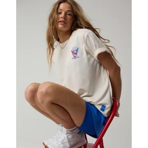 Areena Design <p>FWC26 OFFLINE By Aerie USA Let's Stretch Oversized T-Shirt delivers graphic fan style with easy everyday wearability, inspired by USA football culture and FIFA World Cup 2026 fan culture. A versatile t-shirt for match days, streetwear looks, travel and everyday casual wear.</p> FWC26 OFFLINE By Aerie USA Let's Stretch Oversized T-Shirt <p>FWC26 OFFLINE By Aerie USA Let's Stretch Oversized T-Shirt delivers graphic fan style with easy everyday wearability, inspired by USA football culture and FIFA World Cup 2026 fan culture. A versatile t-shirt for match days, streetwear looks, travel and everyday casual wear.</p>