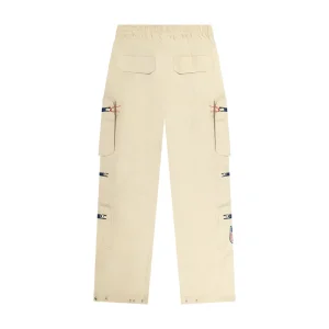 Areena Design <p>Fifa 8&9 x USMNT Baggy Combat Nylon Pants deliver coordinated sportswear style with casual everyday comfort, inspired by USMNT supporter culture and global football culture. A versatile baggy combat nylon pants for match days, streetwear looks, travel and everyday casual wear.</p> Fifa 8&9 x USMNT Baggy Combat Nylon Pants <p>Fifa 8&9 x USMNT Baggy Combat Nylon Pants deliver coordinated sportswear style with casual everyday comfort, inspired by USMNT supporter culture and global football culture. A versatile baggy combat nylon pants for match days, streetwear looks, travel and everyday casual wear.</p>
