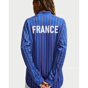 Areena Design <p>France x Jacquemus Goalkeeper Shirt adds an easy everyday top to your wardrobe with clean, versatile styling. It is ideal for casual outfits, training-inspired looks, layered streetwear, and warm-weather styling.</p> France x Jacquemus Goalkeeper Shirt <p>France x Jacquemus Goalkeeper Shirt adds an easy everyday top to your wardrobe with clean, versatile styling. It is ideal for casual outfits, training-inspired looks, layered streetwear, and warm-weather styling.</p>