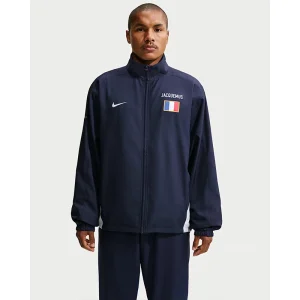 Areena Design <p>France x Jacquemus Reissue Tracksuit Jacket brings a bold outerwear look to casual and streetwear outfits. Wear it for daily layering, night-out outfits, travel looks, and streetwear styling.</p> France x Jacquemus Reissue Tracksuit Jacket <p>France x Jacquemus Reissue Tracksuit Jacket brings a bold outerwear look to casual and streetwear outfits. Wear it for daily layering, night-out outfits, travel looks, and streetwear styling.</p>