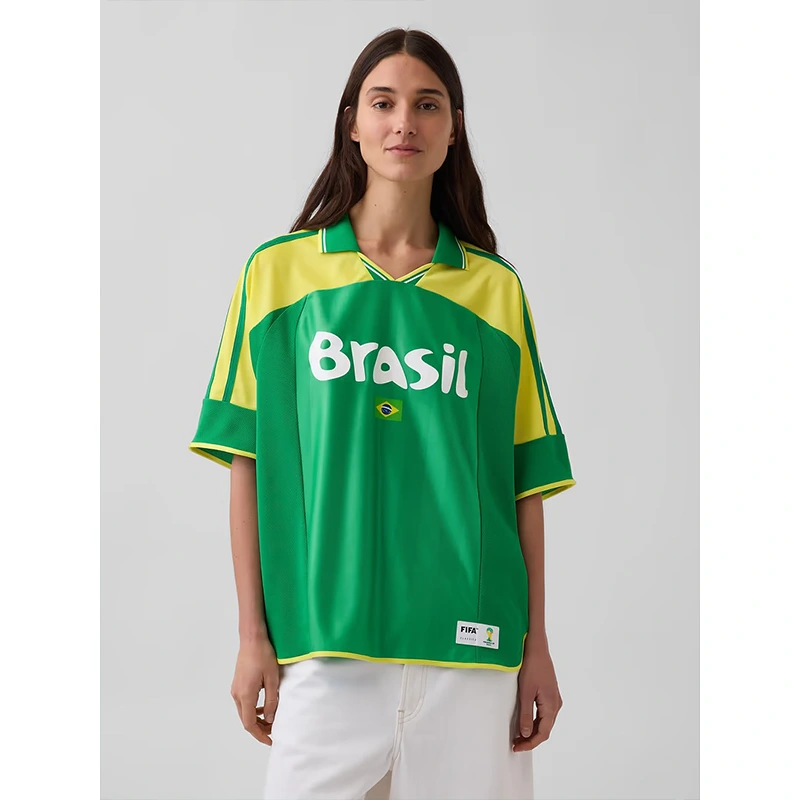 GAP x FIFA World Cup 2026 Argentina Oversized Jersey 2 GAP x FIFA World Cup 2026 Argentina Oversized Jersey <p>The GAP x FIFA World Cup 2026 Argentina Oversized Jersey delivers a recognizable Argentina look in a wearable jersey silhouette. Style it for watch parties, events, weekends, or daily streetwear with denim, joggers, sneakers, and simple neutral layers.</p>