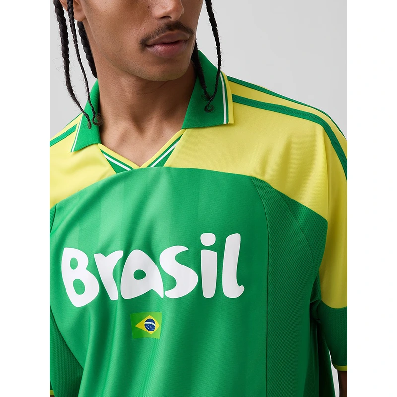 GAP x FIFA World Cup 2026 Argentina Oversized Jersey 3 GAP x FIFA World Cup 2026 Argentina Oversized Jersey <p>The GAP x FIFA World Cup 2026 Argentina Oversized Jersey delivers a recognizable Argentina look in a wearable jersey silhouette. Style it for watch parties, events, weekends, or daily streetwear with denim, joggers, sneakers, and simple neutral layers.</p>