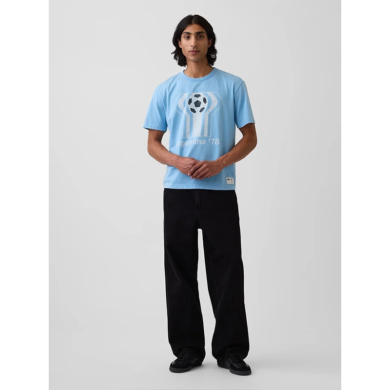 GAP x FIFA World Cup 2026 Argentina Relaxed Graphic T-Shirt 5 GAP x FIFA World Cup 2026 Argentina Relaxed Graphic T-Shirt <p>The GAP x FIFA World Cup 2026 Argentina Relaxed Graphic T-Shirt delivers a recognizable Argentina look in a wearable graphic T-shirt silhouette. Style it for watch parties, events, weekends, or daily streetwear with denim, joggers, sneakers, and simple neutral layers.</p>