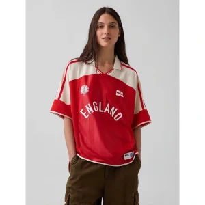 Areena Design <p>The GAP x FIFA World Cup 2026 England Oversized Jersey delivers a recognizable England look in a wearable jersey silhouette. Style it for watch parties, events, weekends, or daily streetwear with denim, joggers, sneakers, and simple neutral layers.</p> GAP x FIFA World Cup 2026 England Oversized Jersey <p>The GAP x FIFA World Cup 2026 England Oversized Jersey delivers a recognizable England look in a wearable jersey silhouette. Style it for watch parties, events, weekends, or daily streetwear with denim, joggers, sneakers, and simple neutral layers.</p>