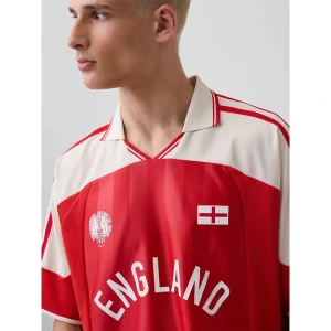 Areena Design <p>The GAP x FIFA World Cup 2026 England Oversized Jersey delivers a recognizable England look in a wearable jersey silhouette. Style it for watch parties, events, weekends, or daily streetwear with denim, joggers, sneakers, and simple neutral layers.</p> GAP x FIFA World Cup 2026 England Oversized Jersey <p>The GAP x FIFA World Cup 2026 England Oversized Jersey delivers a recognizable England look in a wearable jersey silhouette. Style it for watch parties, events, weekends, or daily streetwear with denim, joggers, sneakers, and simple neutral layers.</p>