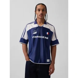 Areena Design <p>The GAP x FIFA World Cup 2026 France Oversized Jersey delivers a recognizable France look in a wearable jersey silhouette. Style it for watch parties, events, weekends, or daily streetwear with denim, joggers, sneakers, and simple neutral layers.</p> GAP x FIFA World Cup 2026 France Oversized Jersey <p>The GAP x FIFA World Cup 2026 France Oversized Jersey delivers a recognizable France look in a wearable jersey silhouette. Style it for watch parties, events, weekends, or daily streetwear with denim, joggers, sneakers, and simple neutral layers.</p>