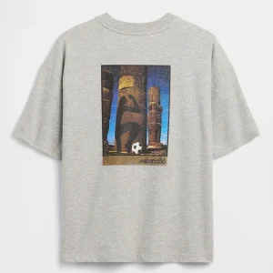 Areena Design <p>The GAP x FIFA World Cup 2026 Mexico Relaxed Graphic T-Shirt delivers a recognizable Mexico look in a wearable graphic T-shirt silhouette. Style it for watch parties, events, weekends, or daily streetwear with denim, joggers, sneakers, and simple neutral layers.</p> GAP x FIFA World Cup 2026 Mexico Relaxed Graphic T-Shirt <p>The GAP x FIFA World Cup 2026 Mexico Relaxed Graphic T-Shirt delivers a recognizable Mexico look in a wearable graphic T-shirt silhouette. Style it for watch parties, events, weekends, or daily streetwear with denim, joggers, sneakers, and simple neutral layers.</p>