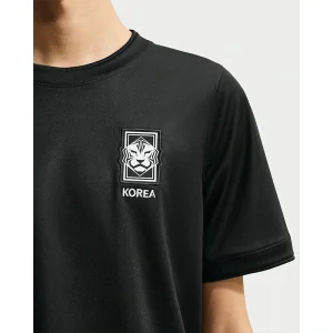Areena Design <p>Korea x PEACEMINUSONE Academy Pro Short-Sleeve Top adds an easy everyday top to your wardrobe with clean, versatile styling. It is ideal for casual outfits, training-inspired looks, layered streetwear, and warm-weather styling.</p> Korea x PEACEMINUSONE Academy Pro Short-Sleeve Top <p>Korea x PEACEMINUSONE Academy Pro Short-Sleeve Top adds an easy everyday top to your wardrobe with clean, versatile styling. It is ideal for casual outfits, training-inspired looks, layered streetwear, and warm-weather styling.</p>