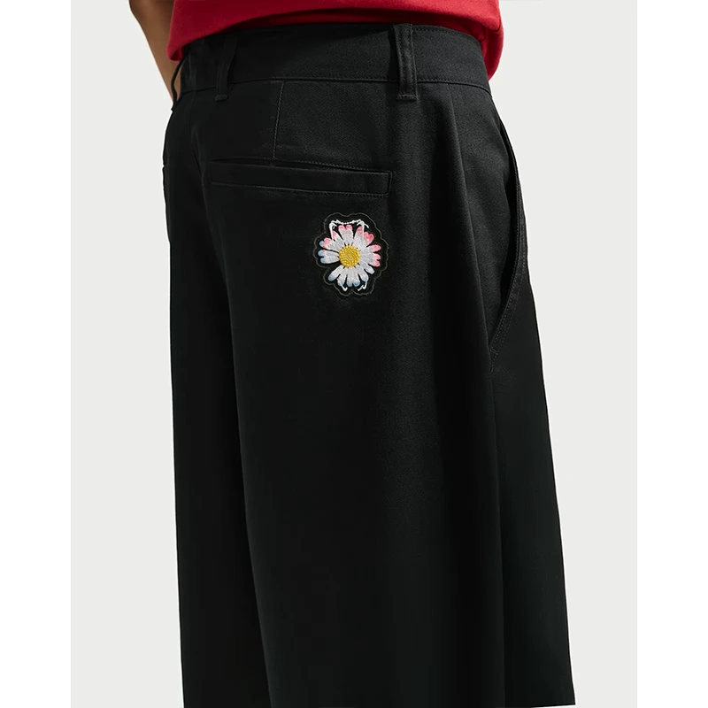 Korea x PEACEMINUSONE Chino Trousers Korea x PEACEMINUSONE Chino Trousers <p>Korea x PEACEMINUSONE Chino Trousers brings a comfortable casual-wear look with relaxed styling and everyday comfort. Use it for travel, lounging, streetwear outfits, training-inspired sets, and daily errands.</p>