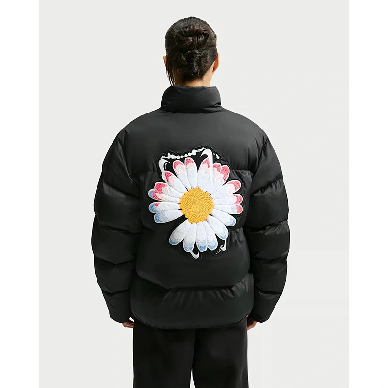 Korea x PEACEMINUSONE Puffer Jacket 4 Korea x PEACEMINUSONE Puffer Jacket <p>Korea x PEACEMINUSONE Puffer Jacket brings a bold outerwear look to casual and streetwear outfits. Wear it for daily layering, night-out outfits, travel looks, and streetwear styling.</p>