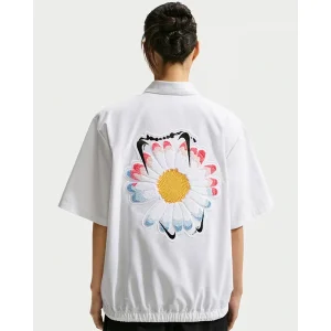 Areena Design <p>Korea x PEACEMINUSONE Short-Sleeve Top adds an easy everyday top to your wardrobe with clean, versatile styling. It is ideal for casual outfits, training-inspired looks, layered streetwear, and warm-weather styling.</p> Korea x PEACEMINUSONE Short-Sleeve Top <p>Korea x PEACEMINUSONE Short-Sleeve Top adds an easy everyday top to your wardrobe with clean, versatile styling. It is ideal for casual outfits, training-inspired looks, layered streetwear, and warm-weather styling.</p>