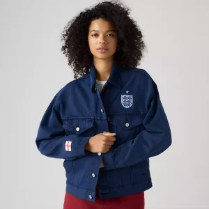 Areena Design <p><strong>Levi’s England Football Denim Jacket</strong> brings football-inspired style into match days, casual outfits, travel and gifting. Pair it with denim, cargos, joggers, track pants or clean sneakers for an easy supporter look.</p> Levi’s England Football Denim Jacket <p><strong>Levi’s England Football Denim Jacket</strong> brings football-inspired style into match days, casual outfits, travel and gifting. Pair it with denim, cargos, joggers, track pants or clean sneakers for an easy supporter look.</p>