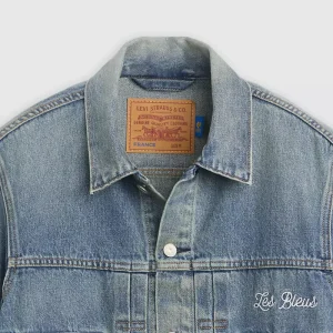 Areena Design <p><strong>Levi’s France Football Jacket</strong> brings football-inspired style into match days, casual outfits, travel and gifting. Pair it with denim, cargos, joggers, track pants or clean sneakers for an easy supporter look.</p> Levi’s France Football Jacket <p><strong>Levi’s France Football Jacket</strong> brings football-inspired style into match days, casual outfits, travel and gifting. Pair it with denim, cargos, joggers, track pants or clean sneakers for an easy supporter look.</p>