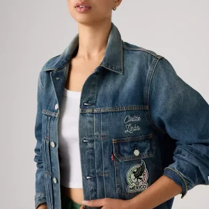 Areena Design <p><strong>Levi’s Mexico Football Jacket</strong> brings football-inspired style into match days, casual outfits, travel and gifting. Pair it with denim, cargos, joggers, track pants or clean sneakers for an easy supporter look.</p> Levi’s Mexico Football Jacket <p><strong>Levi’s Mexico Football Jacket</strong> brings football-inspired style into match days, casual outfits, travel and gifting. Pair it with denim, cargos, joggers, track pants or clean sneakers for an easy supporter look.</p>