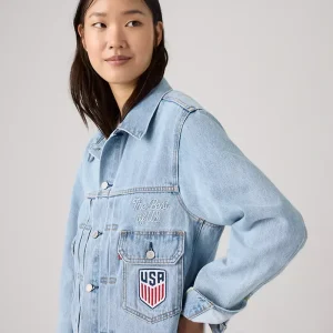 Areena Design <p>Levi's US Soccer Medium Wash Denim Jacket delivers sporty outerwear style with easy streetwear versatility, inspired by U.S. Soccer supporter culture. A versatile denim jacket for match days, streetwear looks, travel and everyday casual wear.</p> Levi's US Soccer Medium Wash Denim Jacket <p>Levi's US Soccer Medium Wash Denim Jacket delivers sporty outerwear style with easy streetwear versatility, inspired by U.S. Soccer supporter culture. A versatile denim jacket for match days, streetwear looks, travel and everyday casual wear.</p>