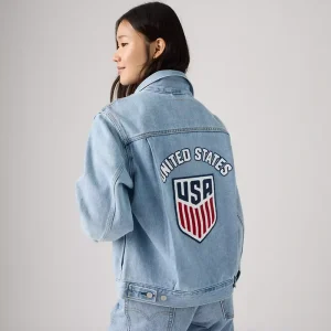 Areena Design <p>Levi's US Soccer Medium Wash Denim Jacket delivers sporty outerwear style with easy streetwear versatility, inspired by U.S. Soccer supporter culture. A versatile denim jacket for match days, streetwear looks, travel and everyday casual wear.</p> Levi's US Soccer Medium Wash Denim Jacket <p>Levi's US Soccer Medium Wash Denim Jacket delivers sporty outerwear style with easy streetwear versatility, inspired by U.S. Soccer supporter culture. A versatile denim jacket for match days, streetwear looks, travel and everyday casual wear.</p>