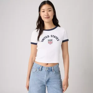 Areena Design <p>Levi's US Soccer Mini Ringer Tee delivers graphic fan style with easy everyday wearability, inspired by U.S. Soccer supporter culture. A versatile tee for match days, streetwear looks, travel and everyday casual wear.</p> Levi's US Soccer Mini Ringer Tee <p>Levi's US Soccer Mini Ringer Tee delivers graphic fan style with easy everyday wearability, inspired by U.S. Soccer supporter culture. A versatile tee for match days, streetwear looks, travel and everyday casual wear.</p>