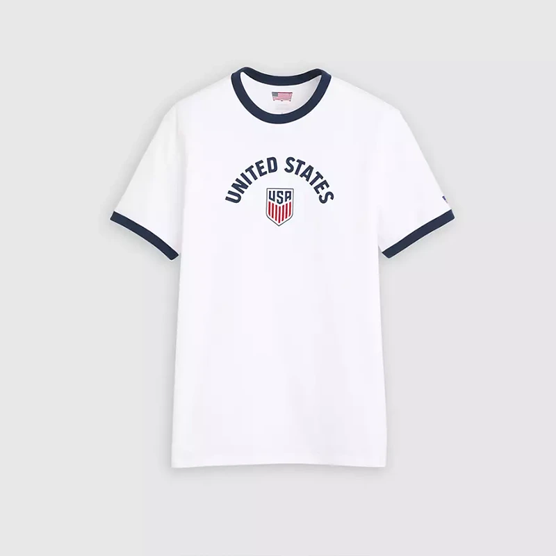 Levi's US Soccer Retro Ringer Tee 2 Levi's US Soccer Retro Ringer Tee <p>Levi's US Soccer Retro Ringer Tee delivers graphic fan style with easy everyday wearability, inspired by U.S. Soccer supporter culture. A versatile tee for match days, streetwear looks, travel and everyday casual wear.</p>