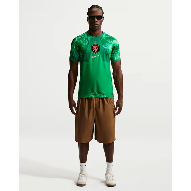 Men's Nike Netherlands 2026 Stadium Goalkeeper Short-Sleeve Jersey 1 Men's Nike Netherlands 2026 Stadium Goalkeeper Short-Sleeve Jersey <p><strong>Men's Nike Netherlands 2026 Stadium Goalkeeper Short-Sleeve Jersey</strong> brings football-inspired style into match days, casual outfits, travel and gifting. Pair it with shorts, denim, cargos, track pants or a light overshirt for an easy supporter look.</p>