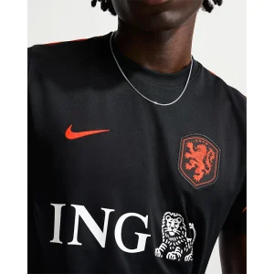 Areena Design <p><strong>Men's Nike Netherlands Strike Short-Sleeve Top</strong> brings football-inspired style into match days, casual outfits, travel and gifting. Pair it with jeans, shorts, cargos, joggers or sneakers for an easy supporter look.</p> Men's Nike Netherlands Strike Short-Sleeve Top <p><strong>Men's Nike Netherlands Strike Short-Sleeve Top</strong> brings football-inspired style into match days, casual outfits, travel and gifting. Pair it with jeans, shorts, cargos, joggers or sneakers for an easy supporter look.</p>