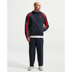 Areena Design <p><strong>Men's Nike USMNT Energy Woven Jacket</strong> brings football-inspired style into match days, casual outfits, travel and gifting. Pair it with denim, cargos, joggers, track pants or clean sneakers for an easy supporter look.</p> Men's Nike USMNT Energy Woven Jacket <p><strong>Men's Nike USMNT Energy Woven Jacket</strong> brings football-inspired style into match days, casual outfits, travel and gifting. Pair it with denim, cargos, joggers, track pants or clean sneakers for an easy supporter look.</p>