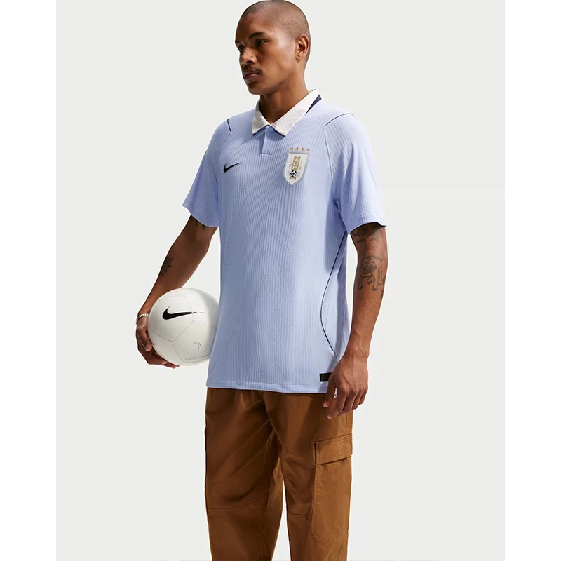 Men's Nike Uruguay 2026 Match Home Authentic Jersey 2 Men's Nike Uruguay 2026 Match Home Authentic Jersey <p><strong>Men's Nike Uruguay 2026 Match Home Authentic Jersey</strong> brings football-inspired style into match days, casual outfits, travel and gifting. Pair it with shorts, denim, cargos, track pants or a light overshirt for an easy supporter look.</p>