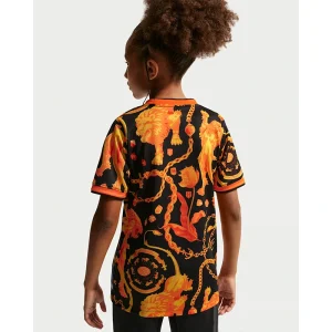 Areena Design <p>Netherlands x Patta Short-Sleeve Football Top adds an easy everyday top to your wardrobe with clean, versatile styling. It is ideal for casual outfits, training-inspired looks, layered streetwear, and warm-weather styling.</p> Netherlands x Patta Short-Sleeve Football Top <p>Netherlands x Patta Short-Sleeve Football Top adds an easy everyday top to your wardrobe with clean, versatile styling. It is ideal for casual outfits, training-inspired looks, layered streetwear, and warm-weather styling.</p>