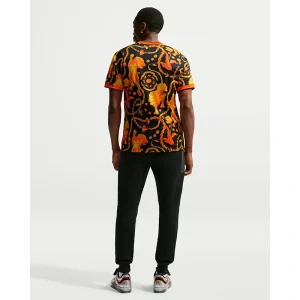 Areena Design <p>Netherlands x Patta Short-Sleeve Football Top adds an easy everyday top to your wardrobe with clean, versatile styling. It is ideal for casual outfits, training-inspired looks, layered streetwear, and warm-weather styling.</p> Netherlands x Patta Short-Sleeve Football Top <p>Netherlands x Patta Short-Sleeve Football Top adds an easy everyday top to your wardrobe with clean, versatile styling. It is ideal for casual outfits, training-inspired looks, layered streetwear, and warm-weather styling.</p>