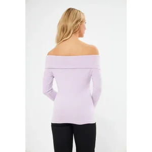 Areena Design <p>Off The Shoulder T Shirt brings a clean casual look with easy everyday styling, comfortable layering, and versatile outfit appeal for streetwear, travel, gifting, or relaxed wear.</p> Off The Shoulder T Shirt <p>Off The Shoulder T Shirt brings a clean casual look with easy everyday styling, comfortable layering, and versatile outfit appeal for streetwear, travel, gifting, or relaxed wear.</p>