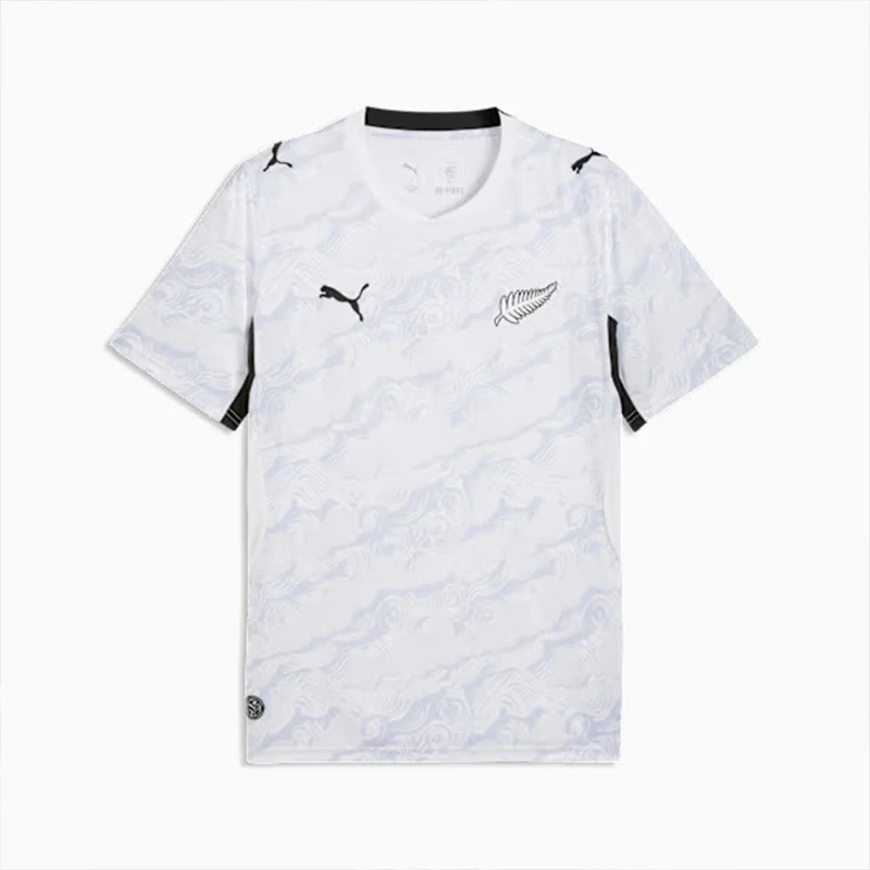 Puma FIFA 26 New Zealand Away Jersey 1 Puma FIFA 26 New Zealand Away Jersey <p><strong>Puma FIFA 26 New Zealand Away Jersey</strong> brings football-inspired style into match days, casual outfits, travel and gifting. Pair it with shorts, denim, cargos, track pants or a light overshirt for an easy supporter look.</p>