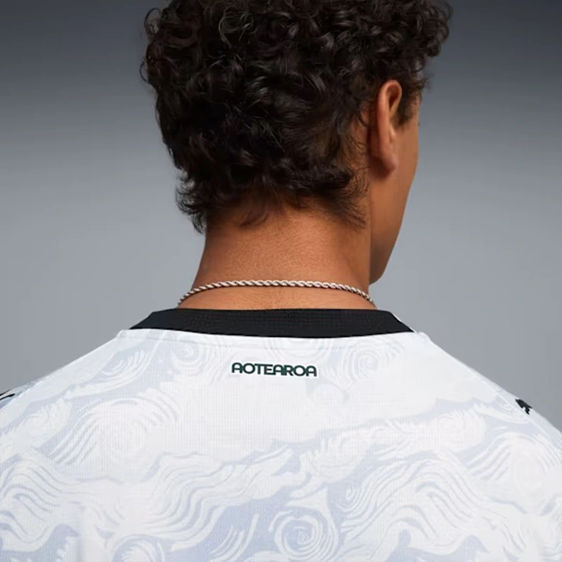 Puma FIFA 26 New Zealand Away Jersey 3 Puma FIFA 26 New Zealand Away Jersey <p><strong>Puma FIFA 26 New Zealand Away Jersey</strong> brings football-inspired style into match days, casual outfits, travel and gifting. Pair it with shorts, denim, cargos, track pants or a light overshirt for an easy supporter look.</p>