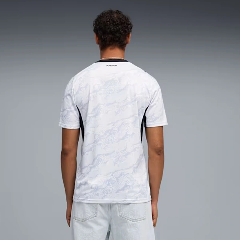 Puma FIFA 26 New Zealand Away Jersey 4 Puma FIFA 26 New Zealand Away Jersey <p><strong>Puma FIFA 26 New Zealand Away Jersey</strong> brings football-inspired style into match days, casual outfits, travel and gifting. Pair it with shorts, denim, cargos, track pants or a light overshirt for an easy supporter look.</p>