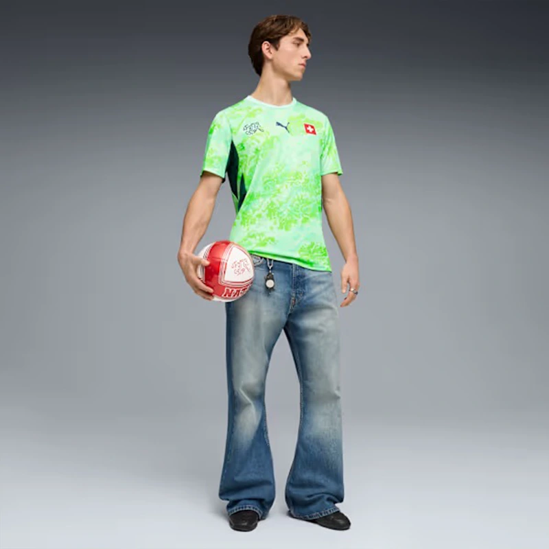 Puma FIFA 26 Switzerland Away Jersey Puma FIFA 26 Switzerland Away Jersey <p><strong>Puma FIFA 26 Switzerland Away Jersey</strong> brings football-inspired style into match days, casual outfits, travel and gifting. Pair it with shorts, denim, cargos, track pants or a light overshirt for an easy supporter look.</p>