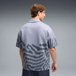 Areena Design <p><strong>Puma x Portugal x Salehe Bembury KING Polo</strong> brings football-inspired style into match days, casual outfits, travel and gifting. Pair it with denim, cargos, joggers or clean sneakers for an easy supporter look.</p> Puma x Portugal x Salehe Bembury KING Polo <p><strong>Puma x Portugal x Salehe Bembury KING Polo</strong> brings football-inspired style into match days, casual outfits, travel and gifting. Pair it with denim, cargos, joggers or clean sneakers for an easy supporter look.</p>