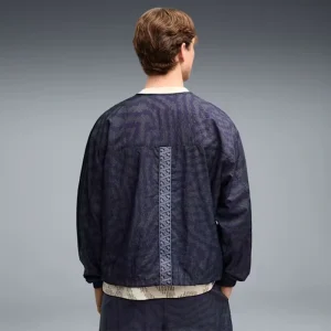 Areena Design <p><strong>Puma x Portugal x Salehe Bembury KING Track Jacket</strong> brings football-inspired style into match days, casual outfits, travel and gifting. Pair it with denim, cargos, joggers, track pants or clean sneakers for an easy supporter look.</p> Puma x Portugal x Salehe Bembury KING Track Jacket <p><strong>Puma x Portugal x Salehe Bembury KING Track Jacket</strong> brings football-inspired style into match days, casual outfits, travel and gifting. Pair it with denim, cargos, joggers, track pants or clean sneakers for an easy supporter look.</p>